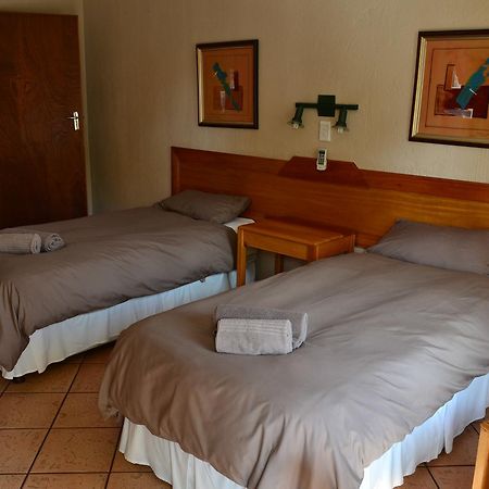 Jacaranda Lodge Polokwane Esterno foto