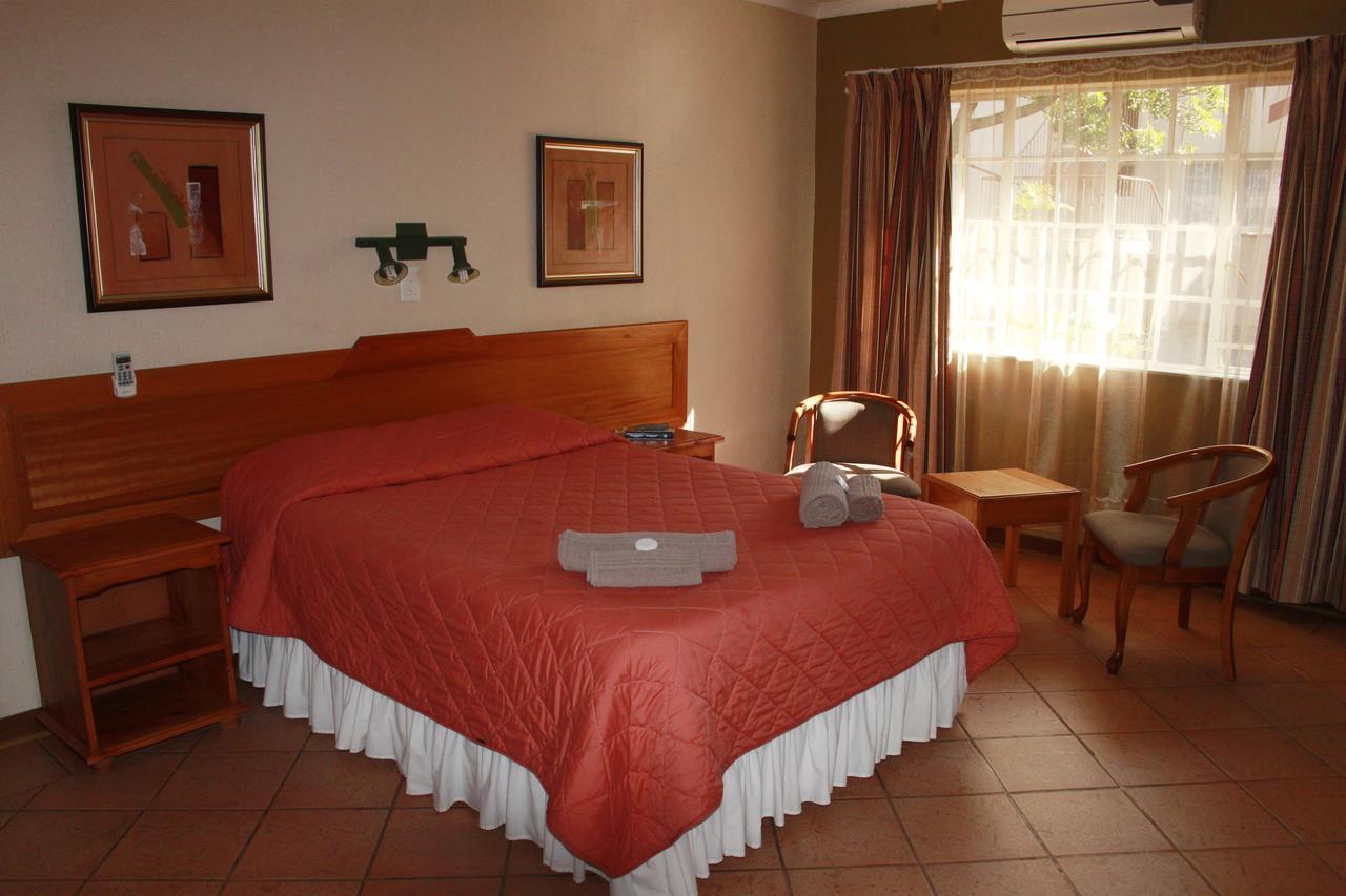 Jacaranda Lodge Polokwane Esterno foto
